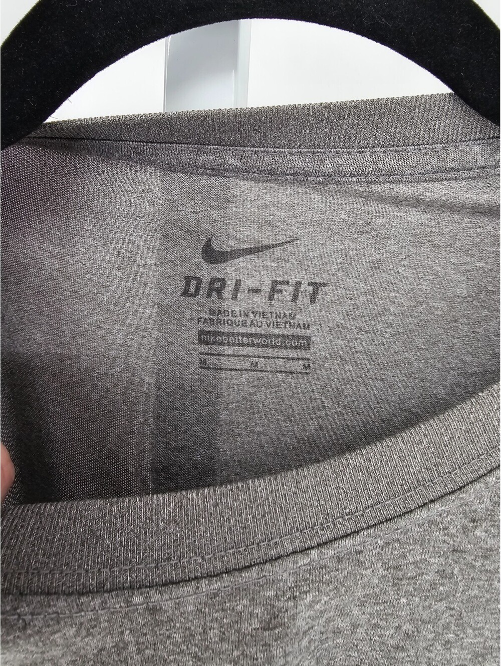 Nike Dri Fit Mens Sz M Short Sleeve Fitted Athletic T Shirt Gray Crew Neck - Picture 3 of 4